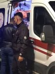 BOLU'DA HAREKETLİ GECE... KIZ ARKADAŞIYLA TARTIŞTI, BİLEKLERİNİ KESTİ