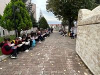 CUMHURİYET ÇOCUKLARI DOĞADA KİTAP OKUYOR