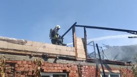 EŞİNE VE KAYINVALİDESİNE KIZAN KADININ EVİ YAKTIĞI İDDİASI...