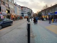 İZZET BAYSAL CADDESİNE BERLİN DUVARI...