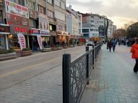İZZET BAYSAL CADDESİNE BERLİN DUVARI...