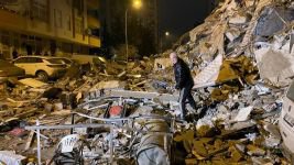 KAHRAMANMARAŞ'TA 7,4 BÜYÜKLÜĞÜNDE DEPREM