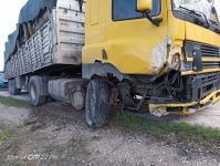 TIR'A ÇARPAN OTOMOBİL PARAMPARÇA OLDU, 2 ÖLÜ