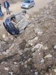 YAYLA YOLUNDA ŞARAMPOLE YUVARLANDILAR: 2 YARALI