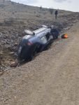 YAYLA YOLUNDA ŞARAMPOLE YUVARLANDILAR: 2 YARALI