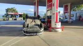 BOLU PLAKALI ARAÇ BENZİNLİĞE BÖYLE DALDI