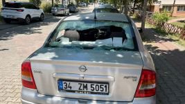 BOLU'DA BALTA İLE OTOMOBİLİNE SALDIRDILAR....