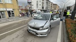 BOLU'DA DÖNEL KAVŞAKTA CİPLE OTOMOBİL ÇARPIŞTI: 1 YARALI