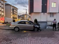 BOLU'DA PARK HALİNDEKİ OTOMOBİL ALEV ALEV YANDI...