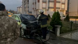 BOLU'DA PARK HALİNDEKİ OTOMOBİL ALEV ALEV YANDI...