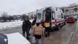 ÇATIYA ÇIKMAK İSTEYEN KAFE ÇALIŞANI MERDİVENDEN DÜŞEREK YARALANDI