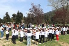 DEPREMZEDE KÜÇÜK MÜZİSYENLERDEN BOLU’DA KEMAN KONSERİ