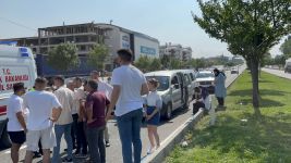 DÜĞÜN KONVOYUNDA ZİNCİRLEME KAZA: 2 YARALI