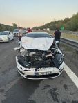 HURDAYA  DÖNEN OTOMOBİLDEN BURNU BİLE KANAMADAN ÇIKTI