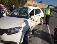 KAMYONLA OTOMOBİL ÇARPIŞTI: 1 YARALI