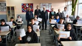 ÖĞRENCİLERİN KARNE HEYECANI