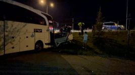 UYUYAKALAN SÜRÜCÜ YOLDAN ÇIKTI... OTOPARKA DALDI