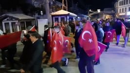 VATANDAŞLAR ŞEHİTLER İÇİN YÜRÜDÜ