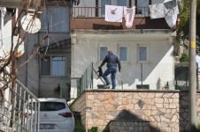YAVRU KÖPEK AZ KALSIN HAVUZDA BOĞULUYORDU