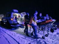 ZORLU KIŞ ŞARTLARINDA PALETLİ AMBULANS İLE 72 YAŞINDAKİ HASTAYA ULAŞTILAR